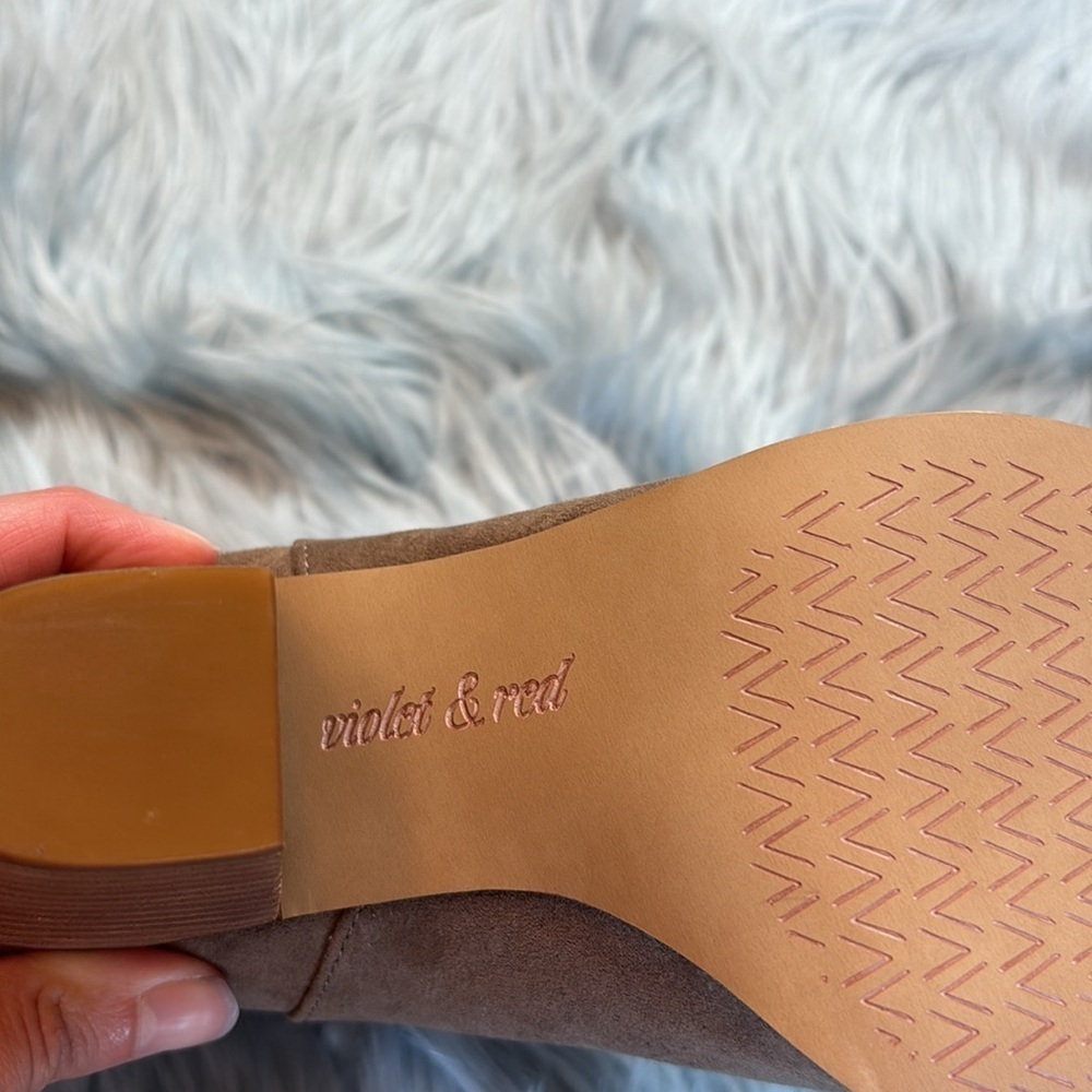 NWT Violet & Red Jackson Lazer Cut Topline Bootie Taupe - Picture 8 of 10
